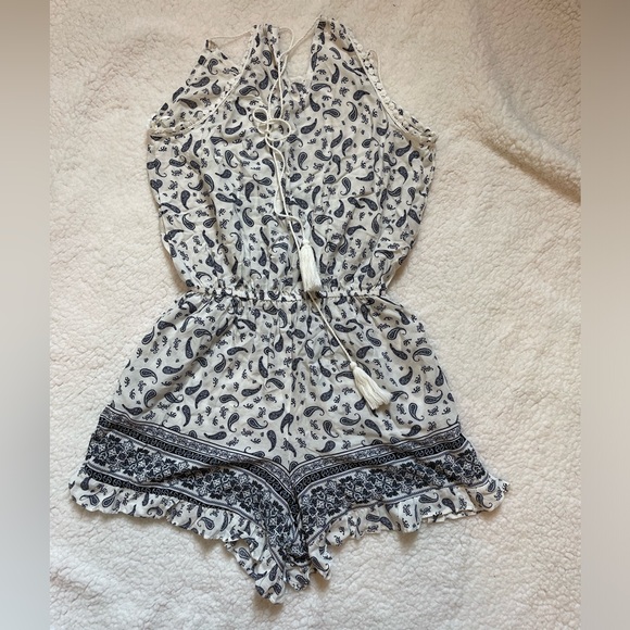 Exist romper ruffle hem pockets tassle tie back - Picture 2 of 7